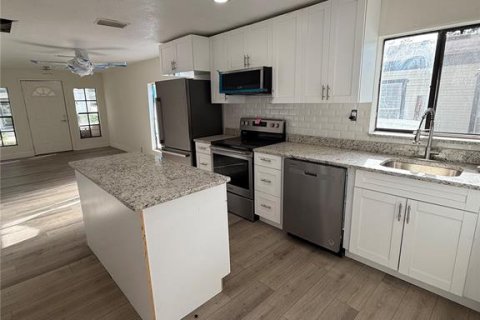 Villa ou maison à vendre à Tampa, Floride: 3 chambres, 72.46 m2 № 2399336 - photo 8