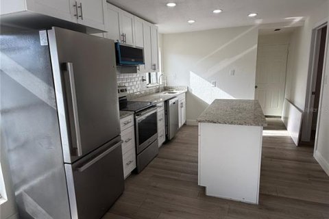 Villa ou maison à vendre à Tampa, Floride: 3 chambres, 72.46 m2 № 2399336 - photo 3