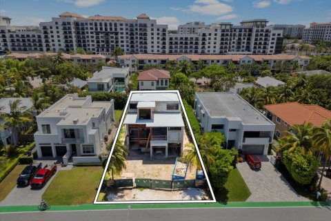 House in Boca Raton, Florida 5 bedrooms, 554.53 sq.m. № 1882226 - photo 2