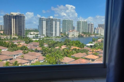 Condo in Sunny Isles Beach, Florida, 1 bedroom  № 1887421 - photo 23