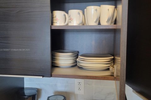Condo in Sunny Isles Beach, Florida, 1 bedroom  № 1887421 - photo 16