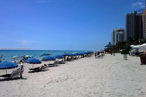 Condo in Sunny Isles Beach, Florida, 1 bedroom  № 1887421 - photo 4