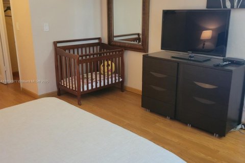 Condo in Sunny Isles Beach, Florida, 1 bedroom  № 1887421 - photo 22