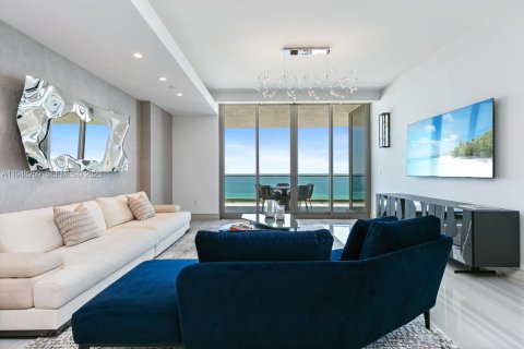 Снять в аренду кондоминиум в Санни-Айлс-Бич, Флорида 4 спальни, 305.37м2, № 2004638 - фото 2