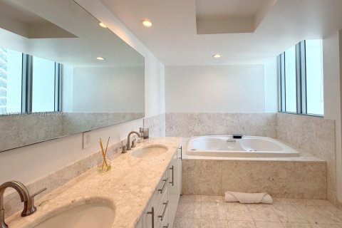 Copropriété à vendre à Miami, Floride: 2 chambres, 142.05 m2 № 1995135 - photo 16