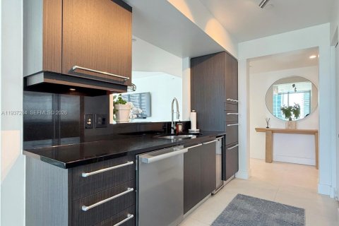 Copropriété à vendre à Miami, Floride: 2 chambres, 142.05 m2 № 1995135 - photo 12