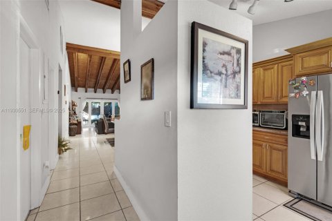 Купить виллу или дом в Пемброк-Пайнс, Флорида 2 спальни, 111.11м2, № 1990417 - фото 2