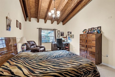 Купить виллу или дом в Пемброк-Пайнс, Флорида 2 спальни, 111.11м2, № 1990417 - фото 16