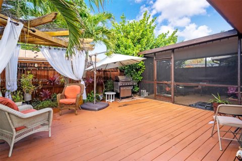 Купить виллу или дом в Пемброк-Пайнс, Флорида 2 спальни, 111.11м2, № 1990417 - фото 22