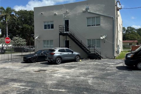 Снять в аренду виллу или дом в Майами, Флорида 1 спальня, 520.25м2, № 1963738 - фото 13