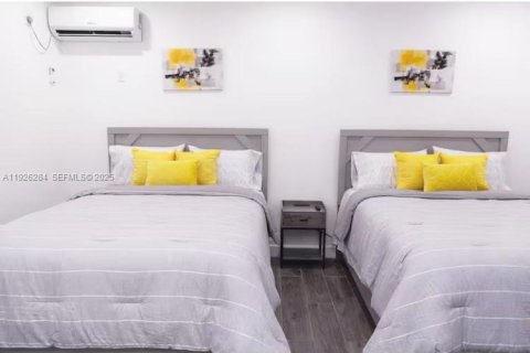 Villa ou maison à louer à Miami, Floride: 35.77 m2 № 1988075 - photo 3