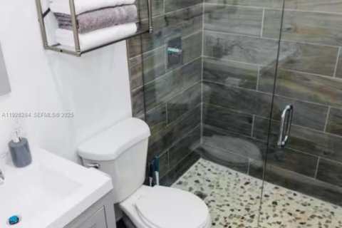 Villa ou maison à louer à Miami, Floride: 35.77 m2 № 1988075 - photo 6