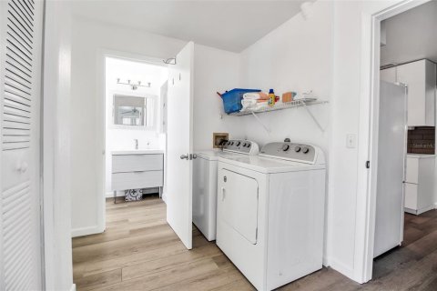 Villa ou maison à vendre à Holmes Beach, Floride: 2 chambres, 111.48 m2 № 1821140 - photo 10