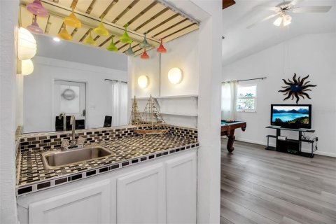 Villa ou maison à vendre à Holmes Beach, Floride: 2 chambres, 111.48 m2 № 1821140 - photo 29