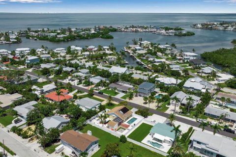 Villa ou maison à vendre à Holmes Beach, Floride: 2 chambres, 111.48 m2 № 1821140 - photo 15