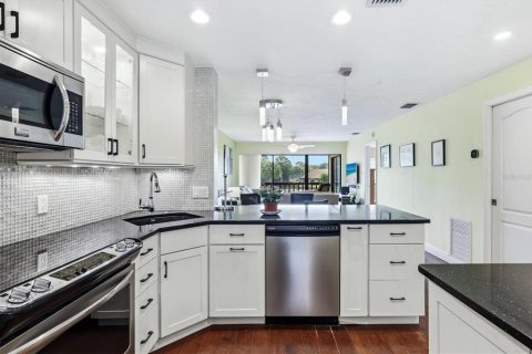 Купить кондоминиум в Сарасота, Флорида 5 комнат, 98.94м2, № 2102951 - фото 15