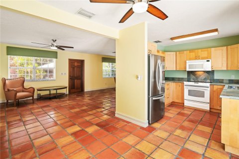 House in Key Biscayne, Florida 4 bedrooms, 168.8 sq.m. № 1865723 - photo 6
