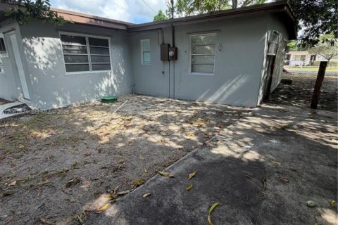 Villa ou maison à louer à Hollywood, Floride: 3 chambres, 102.19 m2 № 2274069 - photo 13