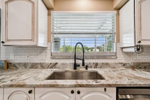 House in Tampa, Florida 3 bedrooms, 175.03 sq.m. № 1909964 - photo 21