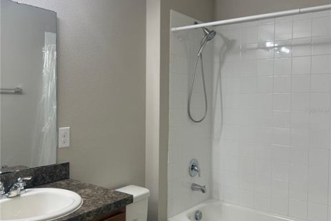 House in Poinciana, Florida 4 bedrooms, 130.06 sq.m. № 2379319 - photo 27