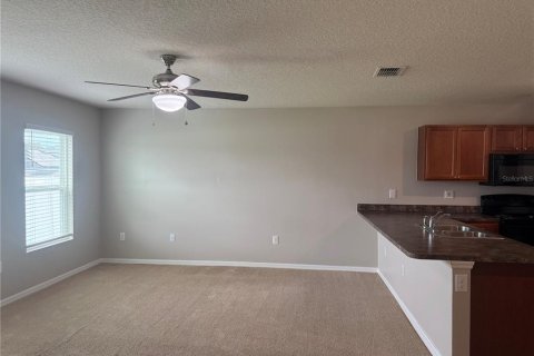 House in Poinciana, Florida 4 bedrooms, 130.06 sq.m. № 2379319 - photo 12