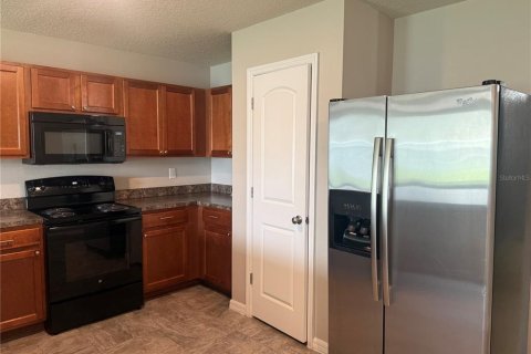 House in Poinciana, Florida 4 bedrooms, 130.06 sq.m. № 2379319 - photo 5