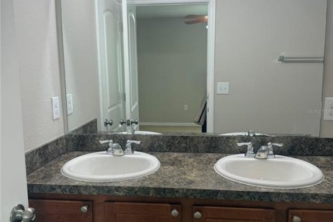 House in Poinciana, Florida 4 bedrooms, 130.06 sq.m. № 2379319 - photo 28