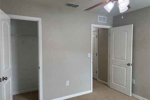 House in Poinciana, Florida 4 bedrooms, 130.06 sq.m. № 2379319 - photo 13