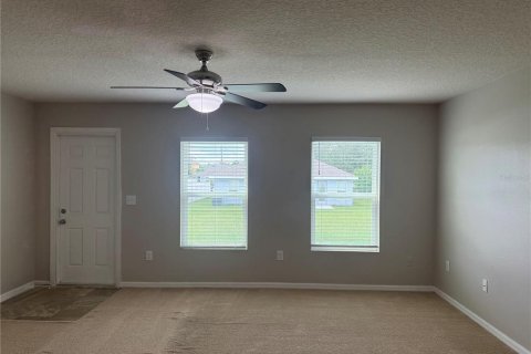 House in Poinciana, Florida 4 bedrooms, 130.06 sq.m. № 2379319 - photo 21