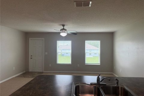 House in Poinciana, Florida 4 bedrooms, 130.06 sq.m. № 2379319 - photo 9