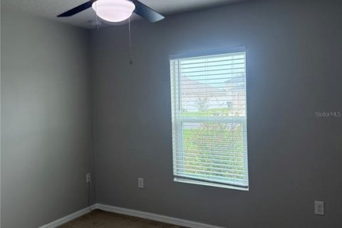 House in Poinciana, Florida 4 bedrooms, 130.06 sq.m. № 2379319 - photo 11