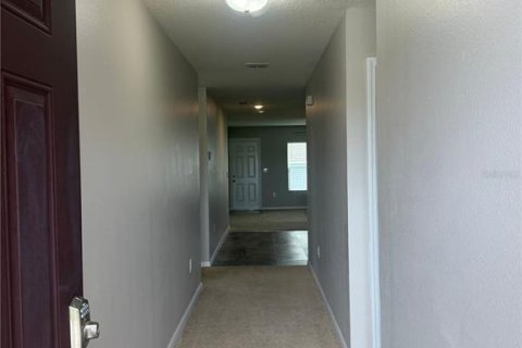 House in Poinciana, Florida 4 bedrooms, 130.06 sq.m. № 2379319 - photo 3