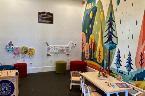 House in Hialeah, Florida 3 bedrooms, 143.53 sq.m. № 2008954 - photo 30