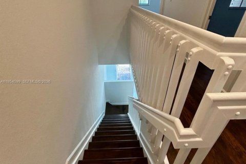 House in Hialeah, Florida 3 bedrooms, 143.53 sq.m. № 2008954 - photo 14