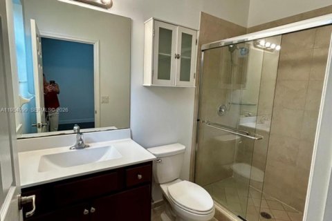 House in Hialeah, Florida 3 bedrooms, 143.53 sq.m. № 2008954 - photo 17