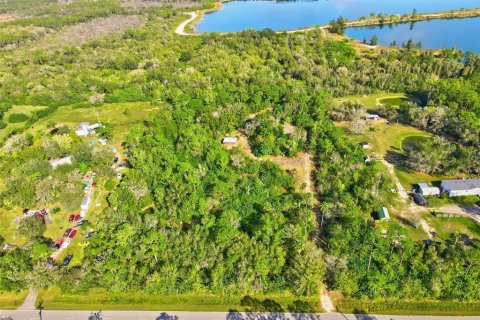 House in Punta Gorda, Florida 1 bedroom, 119.66 sq.m. № 2233755 - photo 8