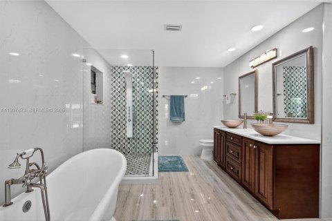 Villa ou maison à vendre à Cooper City, Floride: 3 chambres, 229.38 m2 № 2060266 - photo 21