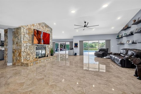 Villa ou maison à vendre à Cooper City, Floride: 3 chambres, 229.38 m2 № 2060266 - photo 7