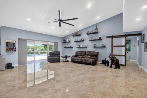 Villa ou maison à vendre à Cooper City, Floride: 3 chambres, 229.38 m2 № 2060266 - photo 12