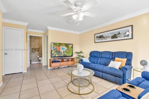 Villa ou maison à vendre à Pembroke Pines, Floride: 3 chambres, 205.87 m2 № 1987297 - photo 12