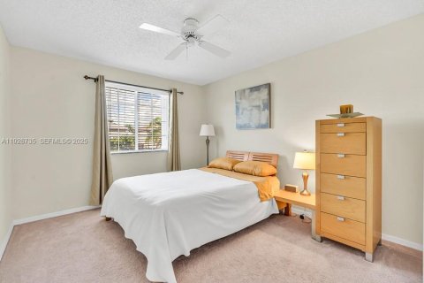 Villa ou maison à vendre à Pembroke Pines, Floride: 3 chambres, 205.87 m2 № 1987297 - photo 26