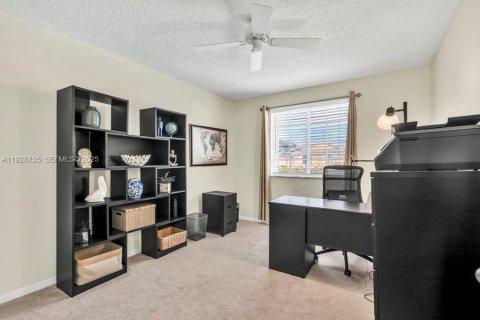 Villa ou maison à vendre à Pembroke Pines, Floride: 3 chambres, 205.87 m2 № 1987297 - photo 28