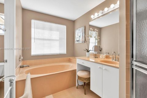 Villa ou maison à vendre à Pembroke Pines, Floride: 3 chambres, 205.87 m2 № 1987297 - photo 23