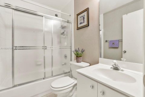 Villa ou maison à vendre à Pembroke Pines, Floride: 3 chambres, 205.87 m2 № 1987297 - photo 27