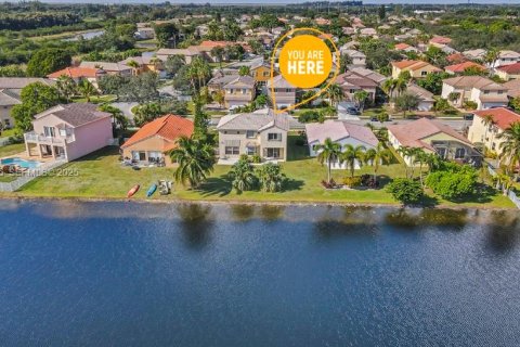 Villa ou maison à vendre à Pembroke Pines, Floride: 3 chambres, 205.87 m2 № 1987297 - photo 1