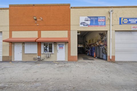 Immobilier commercial à Miami, Floride № 2088329