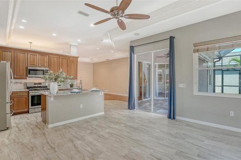 House in Bradenton, Florida 3 bedrooms, 192.59 sq.m. № 1652309 - photo 18