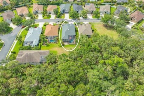House in Bradenton, Florida 3 bedrooms, 192.59 sq.m. № 1652309 - photo 9