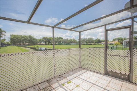 House in Miramar, Florida 3 bedrooms, 108.7 sq.m. № 1828834 - photo 8