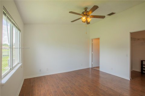 House in Miramar, Florida 3 bedrooms, 108.7 sq.m. № 1828834 - photo 11
